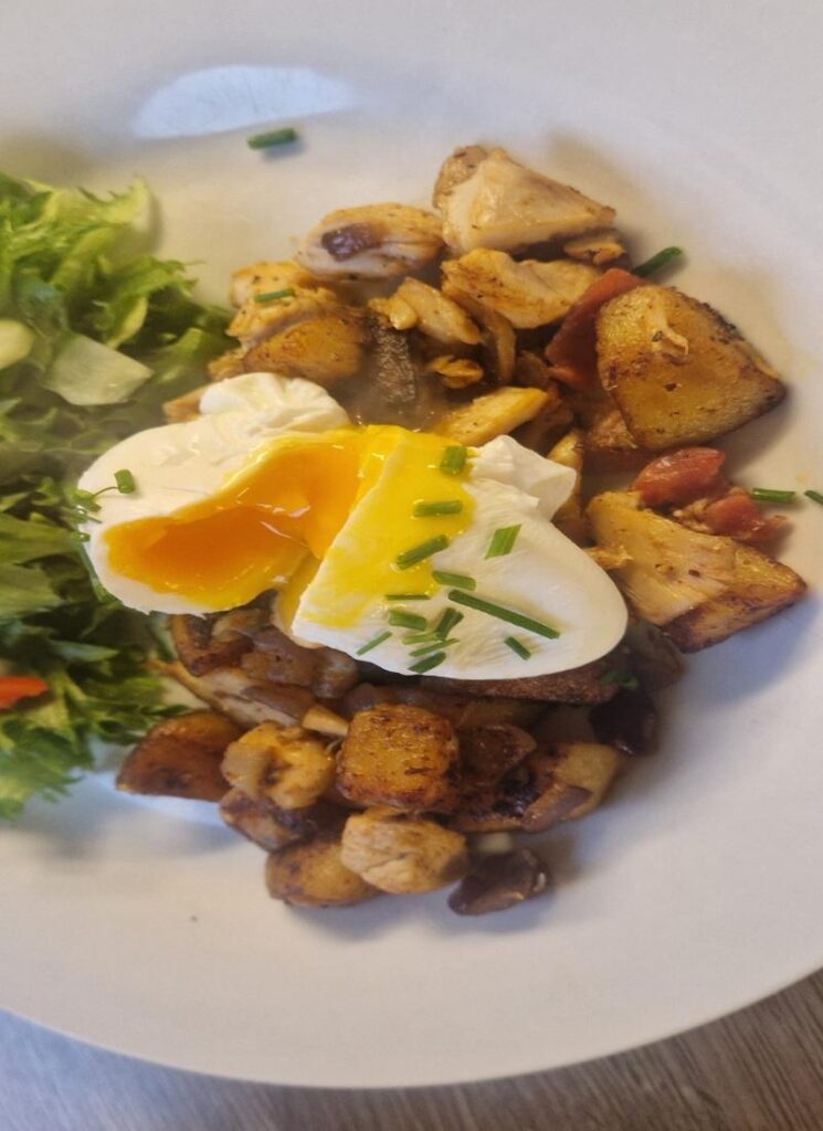 Leftover Chicken, Bacon & Potato Skillet (with Poached Egg)